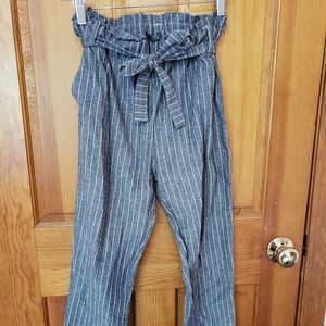 Adorable Striped Grey and White Pants w/ pockets!